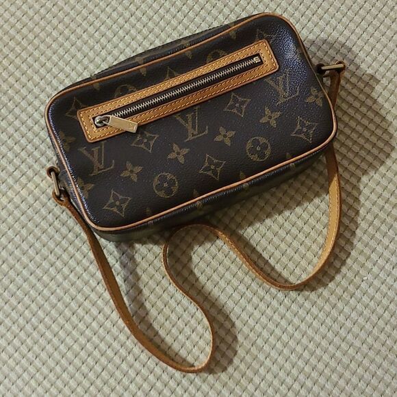 💯Authentic Louis Vuitton Handbag 🍀 - Picture 15 of 17